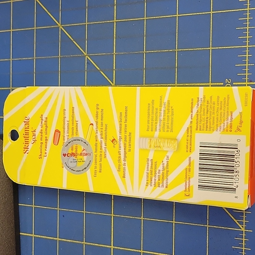 Skintimate Spark Razor New In Box - Picture 2 of 2